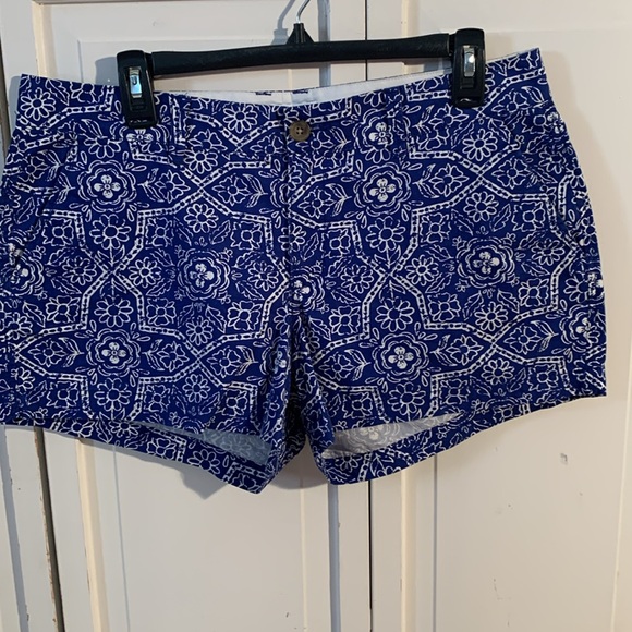 Old Navy Pants - Old Navy Blue & White Floral Shorts EUC